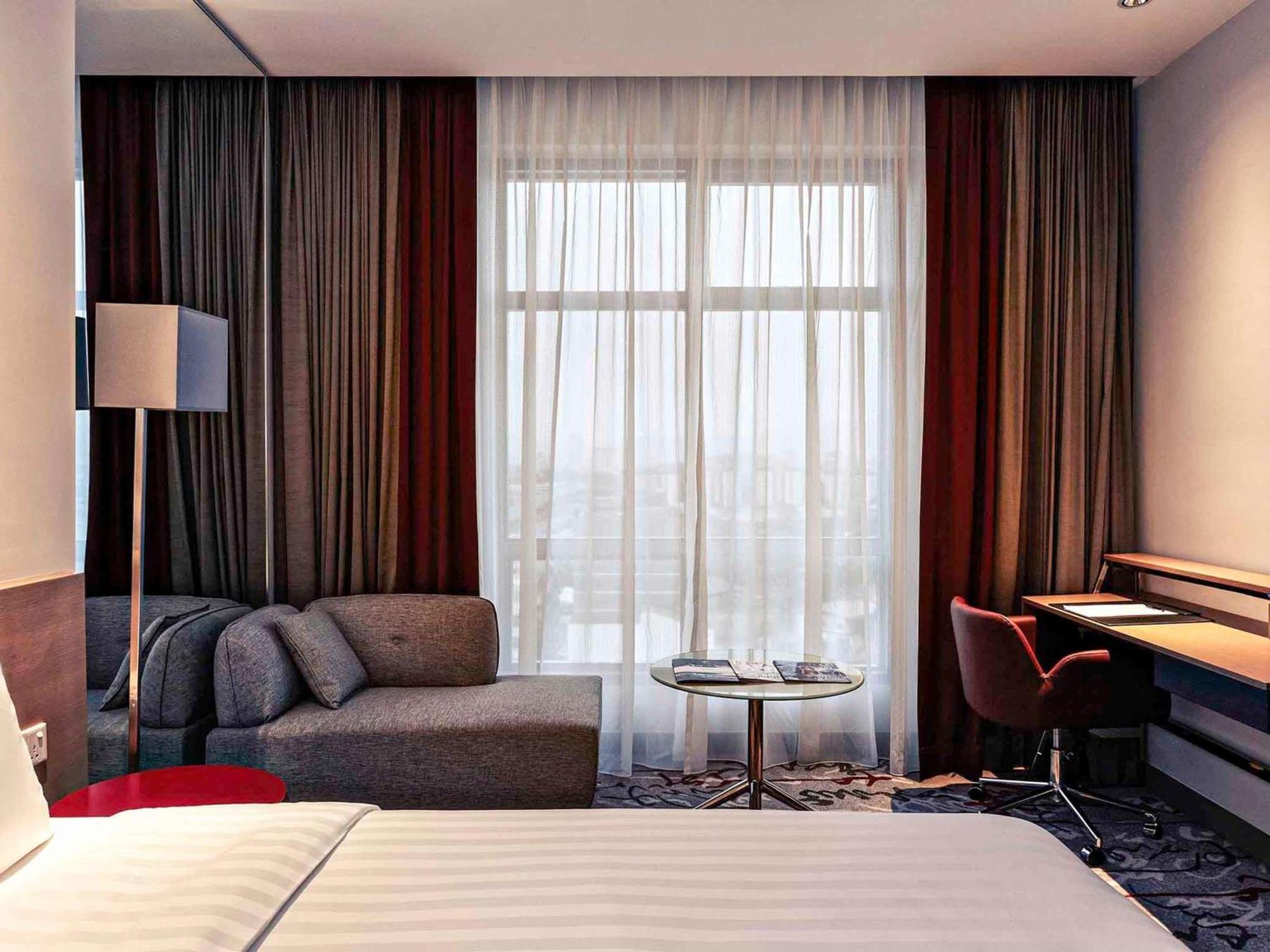 Privilege Luxe Room 1 Queen-Size Bed