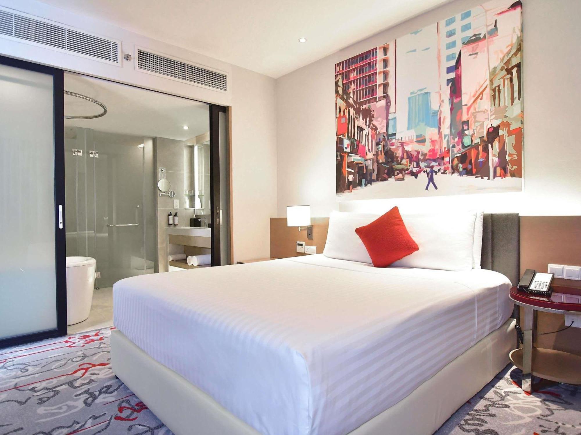 Suite 1 Queen-Size Bed